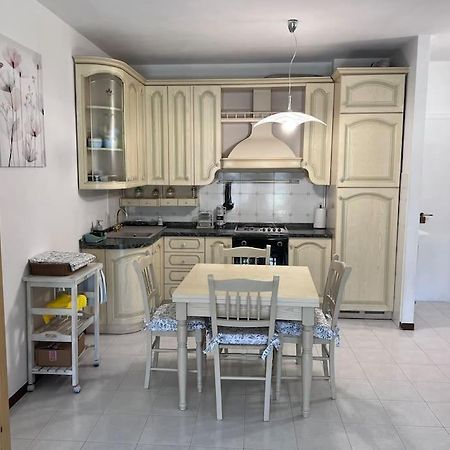 Casa Lora Apartment Сирмионе Екстериор снимка