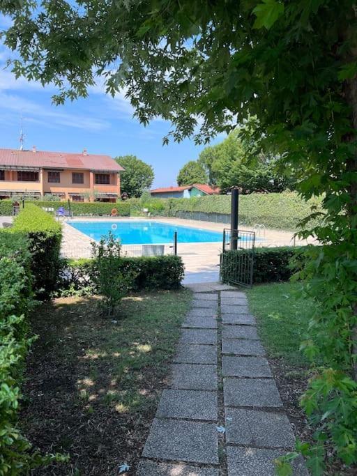 Casa Lora Apartment Сирмионе Екстериор снимка